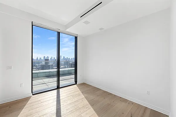 Rented by Charney Real Estate LLC | media 32