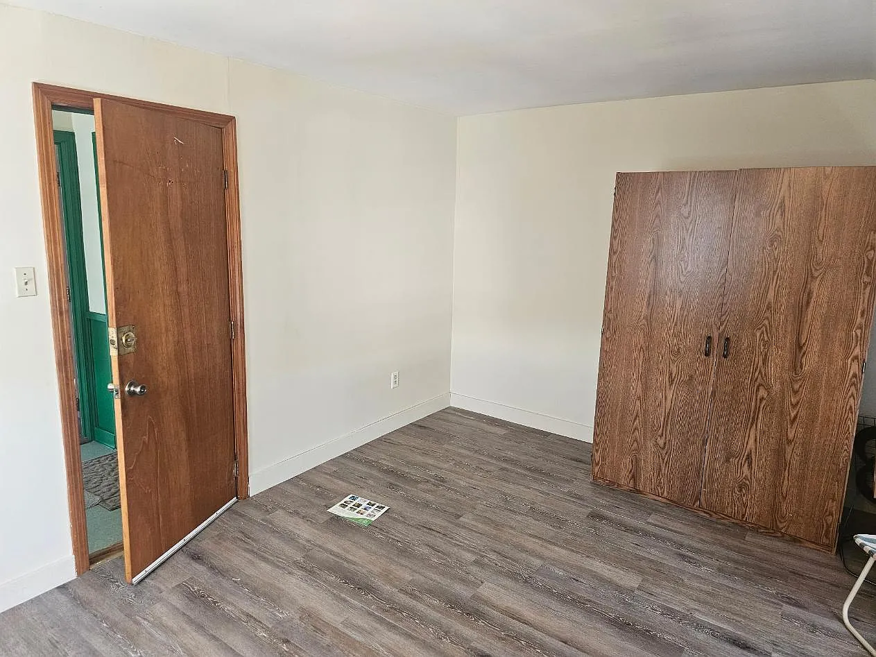 Studio, 400 sqft, $1,200 — Photo 3