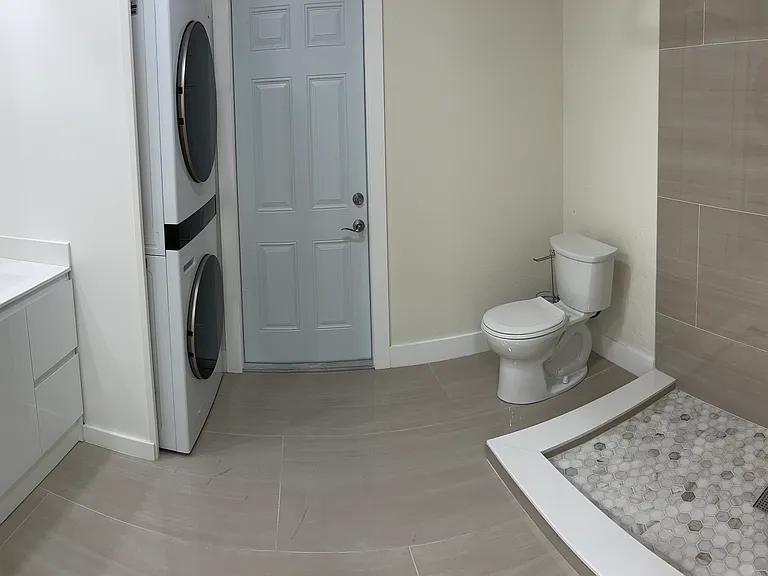 560 NW 58th Ct — Photo 4