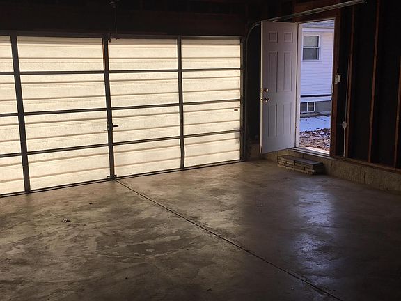 3rd image of 145 Saint Augusta Ln