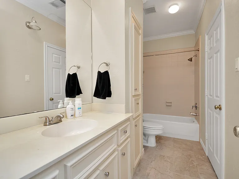 1019 Marconi St — Photo 37
