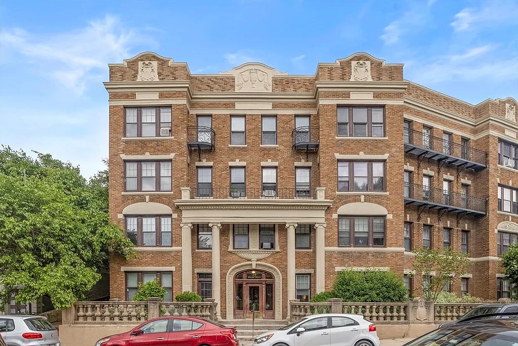 1 bed, 537 sqft, $2,400 — Photo 3