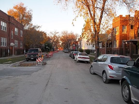 2nd image of 1841 N Lowell Ave