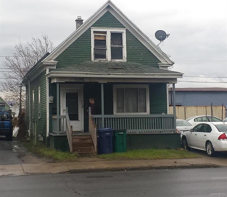 1st image of 679 Bailey Ave