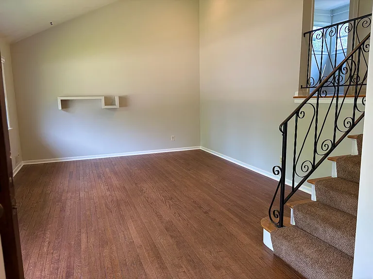 899 Bricker Blvd — Photo 3