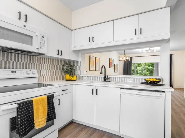 49 Whitehead Circle, Weston, FL 33326