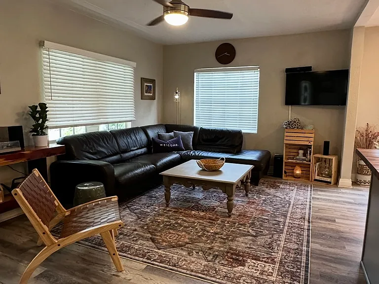 4105 N Central Ave — Photo 2