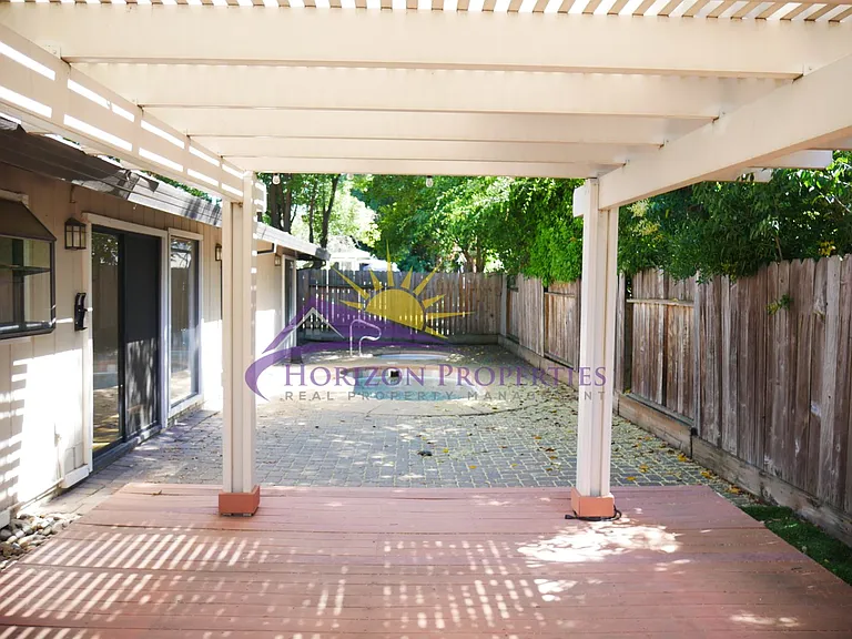 5329 Leavitt Way — Photo 27