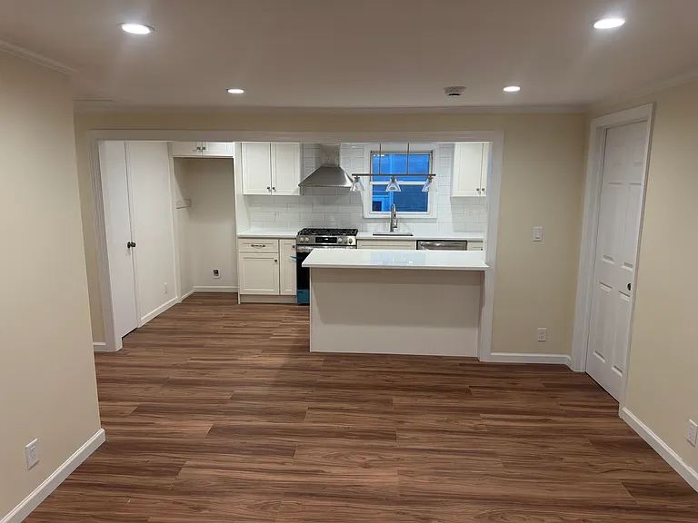 8902 3rd Ave — Photo 3