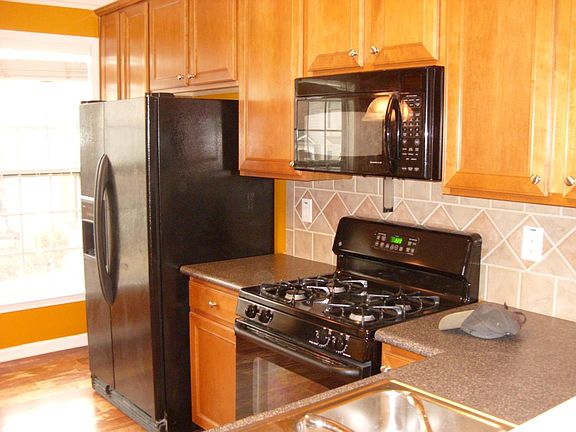 3rd image of 230 Balaban Cir