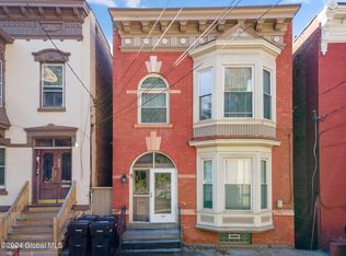 213 9th St, Troy, NY 12180