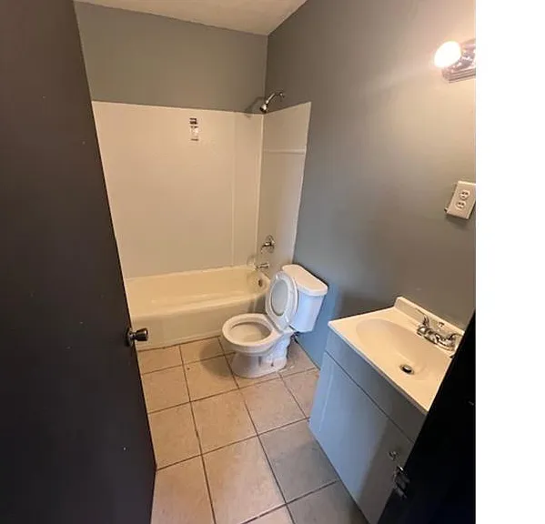 7405 Michigan Ave #11 — Photo 5