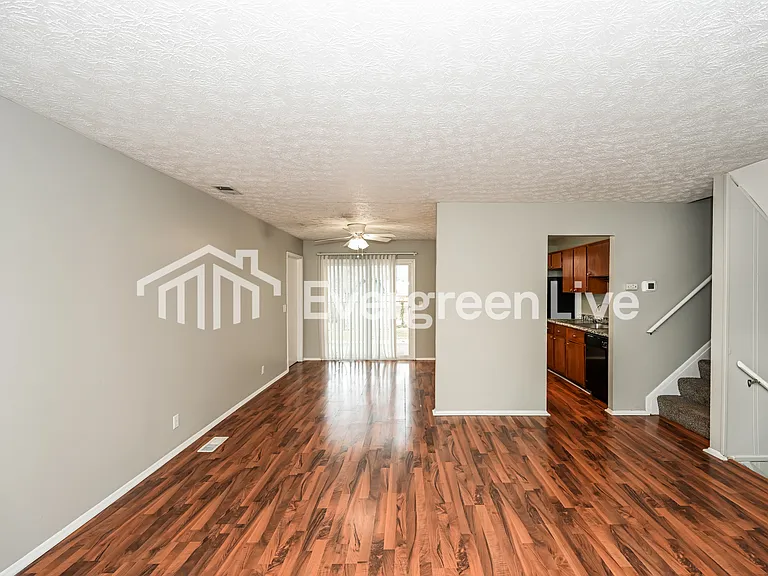 10226 Storm Dr — Photo 10