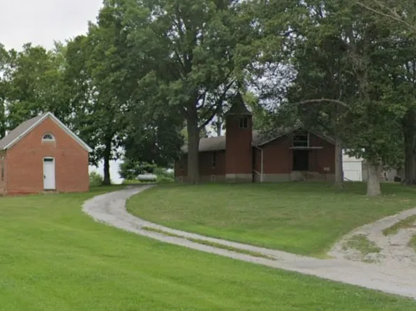 153 Church St, New Memphis, IL 62266