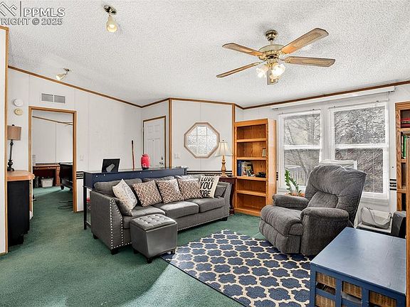 4th image of 15110 Russell Dr