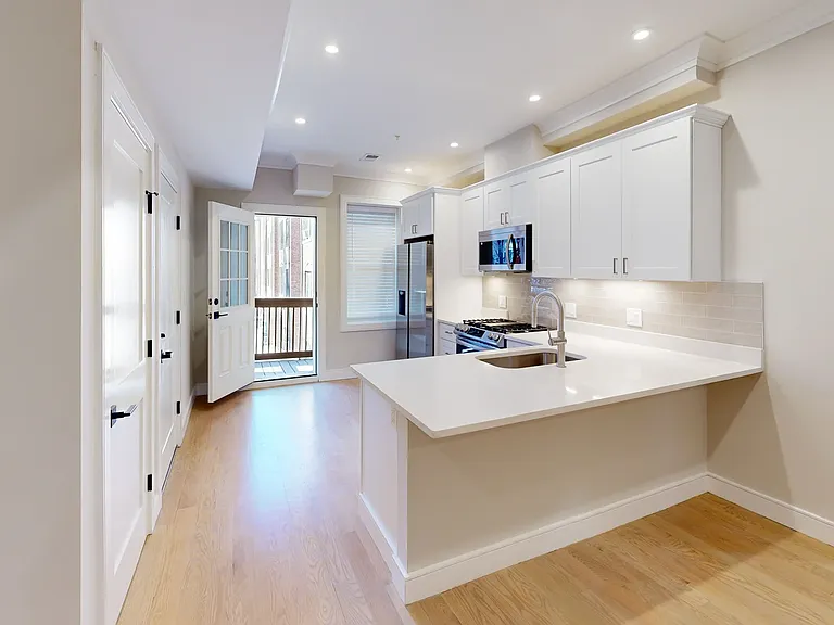 161 Allston St #5R — Photo 2