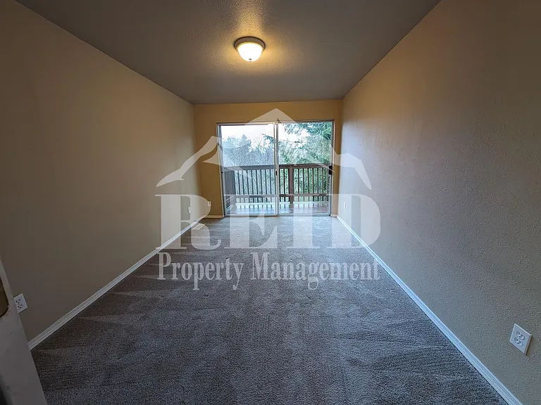 671 Creekside Dr — Photo 21