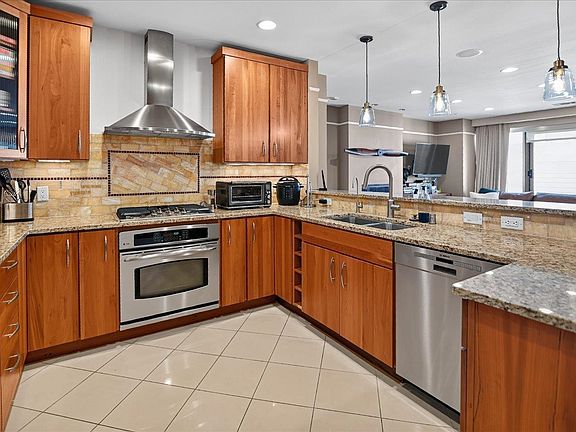 5th image of 100 Wisconsin Ave APT 805