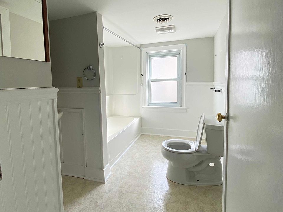 2nd image of 112 Park Dr