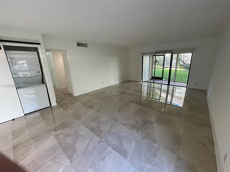 409 Lakeview Dr #104 — Photo 19