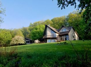 W176 Thomas Rd, Fountain City, WI 54629