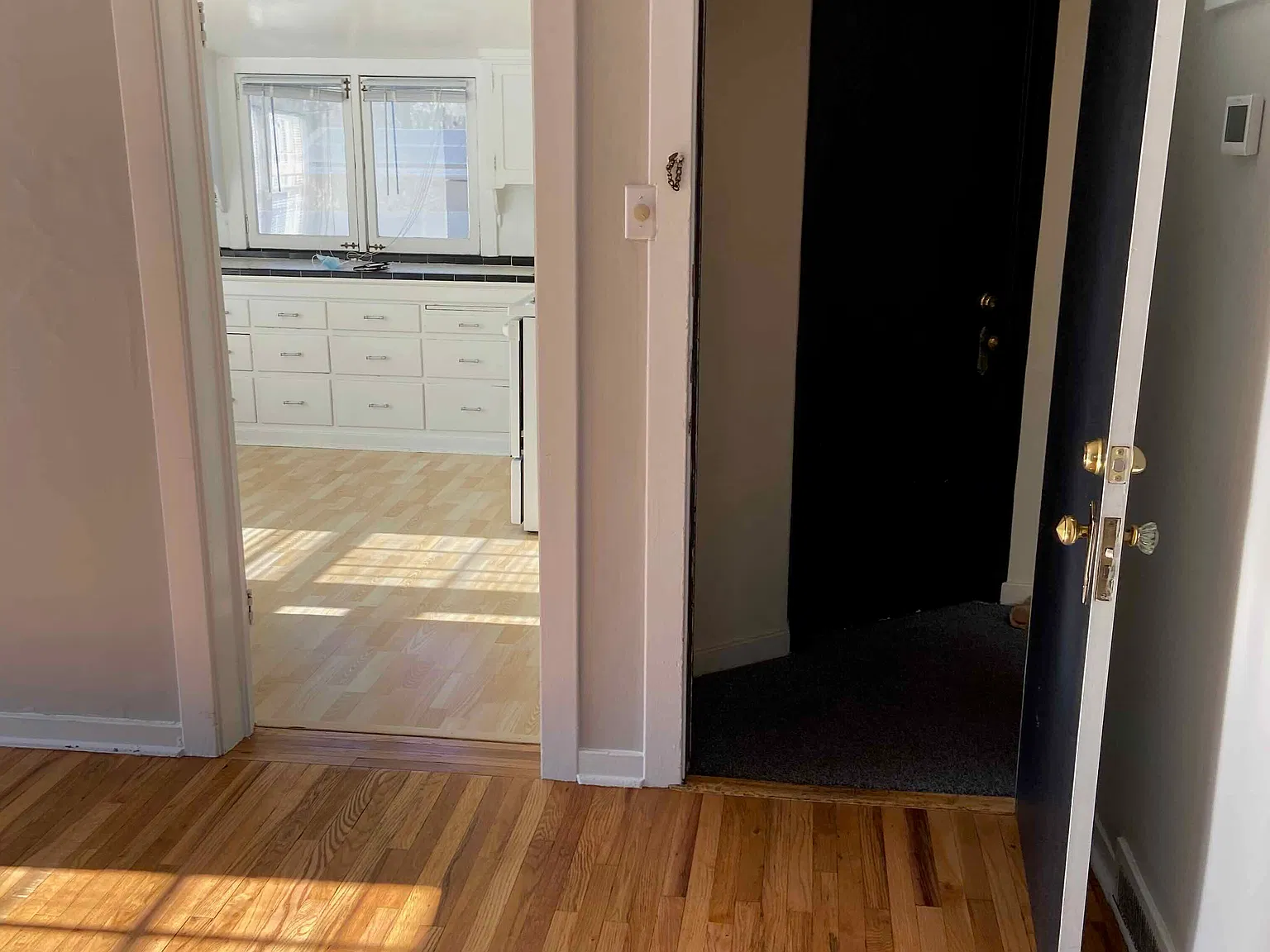 1 bed, 750 sqft, $1,200 — Photo 2