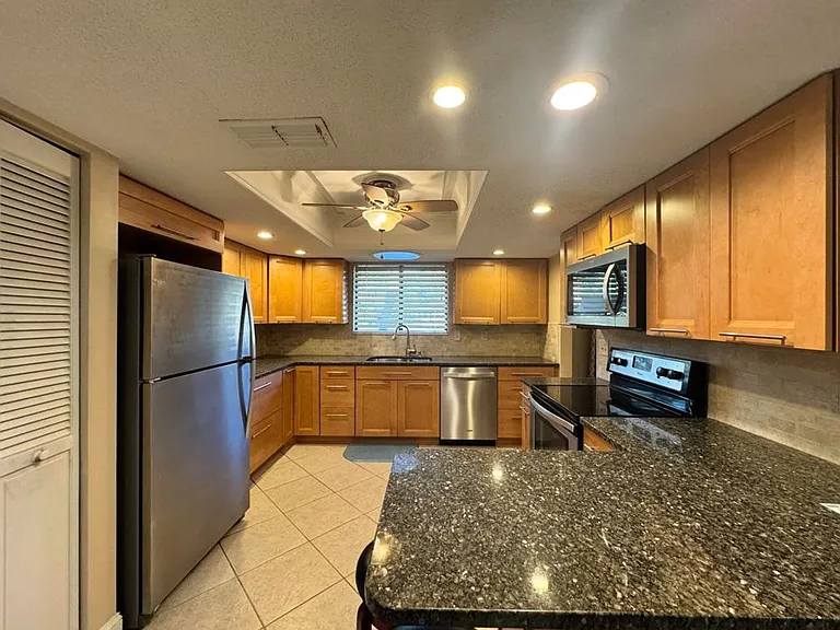 653 Pelican Bay Dr — Photo 6
