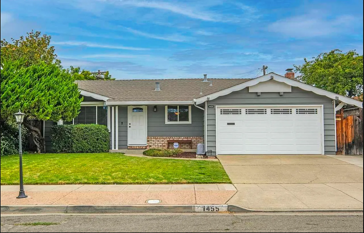 3 bed, 1359 sqft, $4,199 — Photo 1