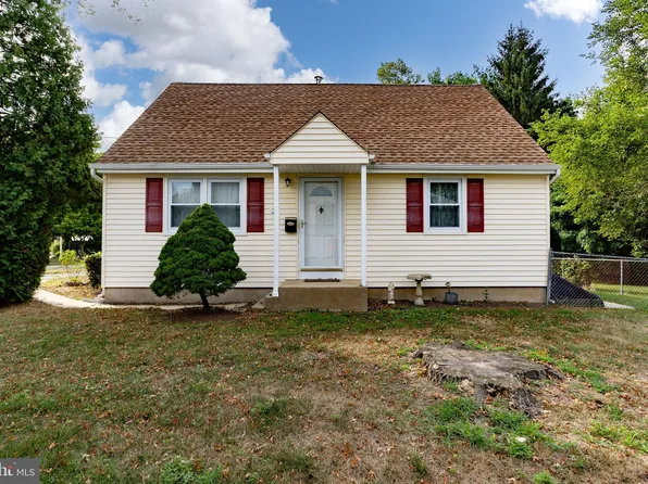30 Baylor Cir, Hamilton, NJ 08610