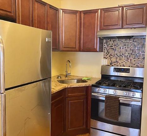 3rd image of 245 Malcolm X Blvd APT 3D