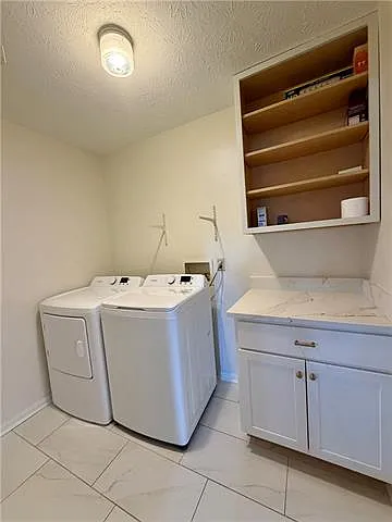 4 Charlene Ct — Photo 17