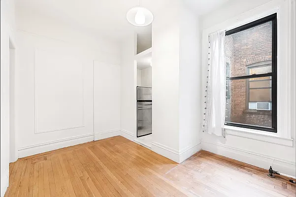 Rented by Jonathan Wachtel, LREB | media 8