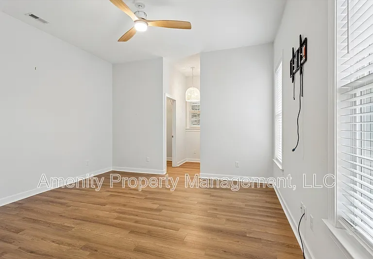 5434 Center St #1 — Photo 13