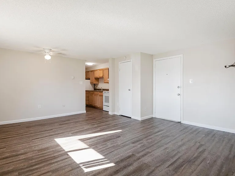 Candlelight Apartments — Photo 15