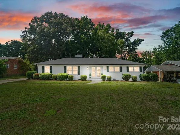 5427 Maplewood Ln, Charlotte, NC 28227