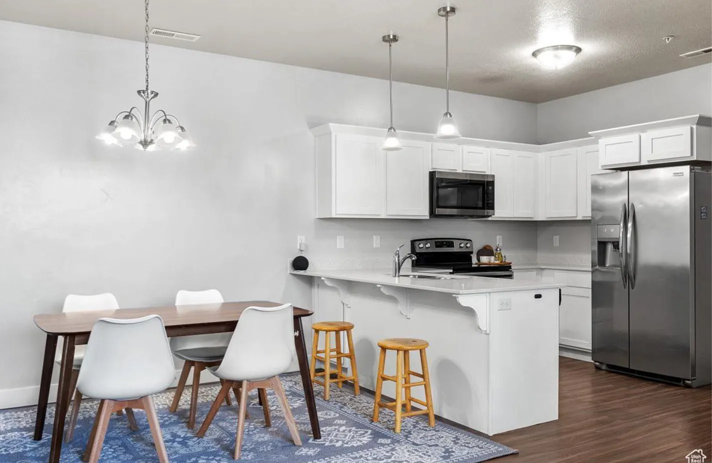 1776 W Newcastle Ln — Photo 1