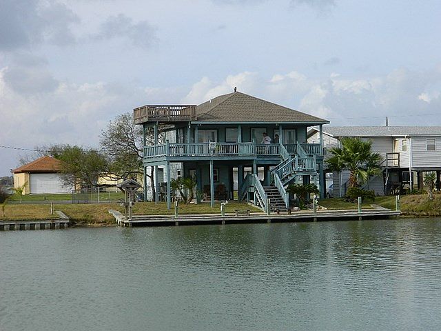 1st image of 142 Lakeshore Dr