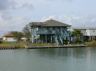 142 Lakeshore Dr, Rockport, TX 78382