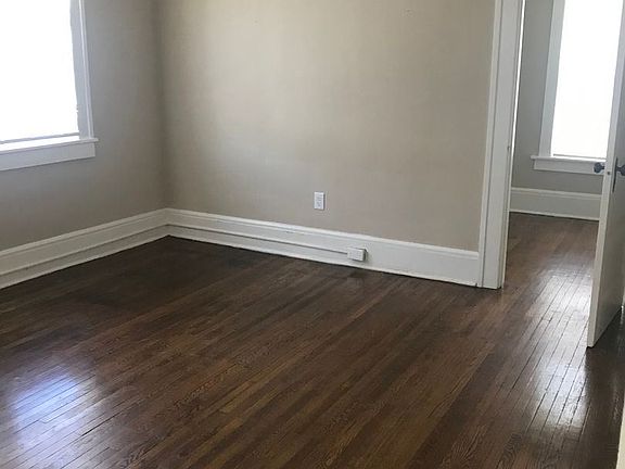 2nd image of 1216 Buena Vista Blvd SE