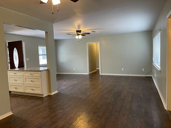 4th image of 105 Waynel Cir