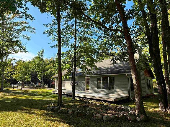 5th image of 870 Middle Rd