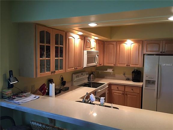 5th image of 208 Southampton Dr #329