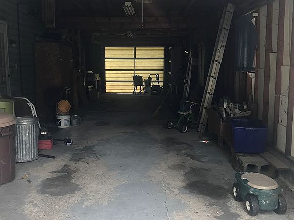 3rd image of 340 Brentwood Dr