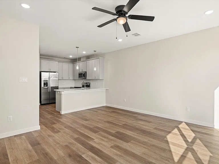 597 Galt Dr — Photo 11