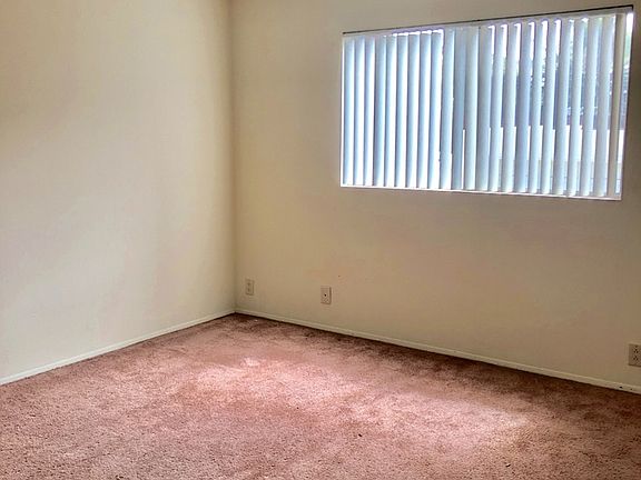 5th image of 1202 E 6th St APT 5