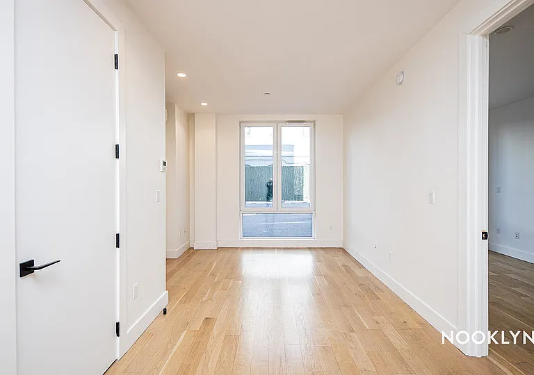 16 Charles Pl #2D — Photo 11
