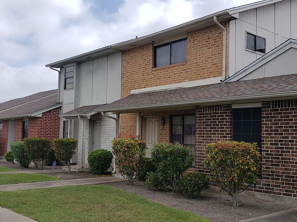 Well maintained landscaped.
