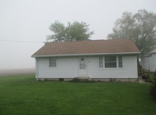 102 N Somonauk Rd, Cortland, IL 60112