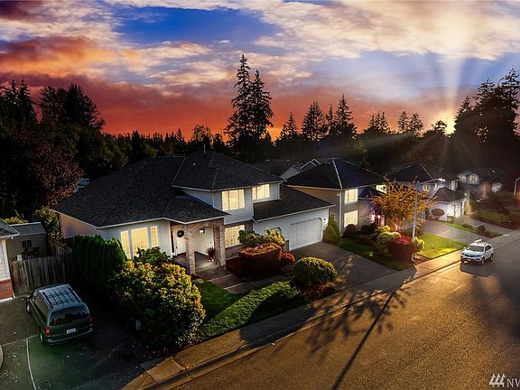 3rd image of 4026 170th St SW