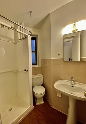 Rented by CMV Realty Inc. | media 15